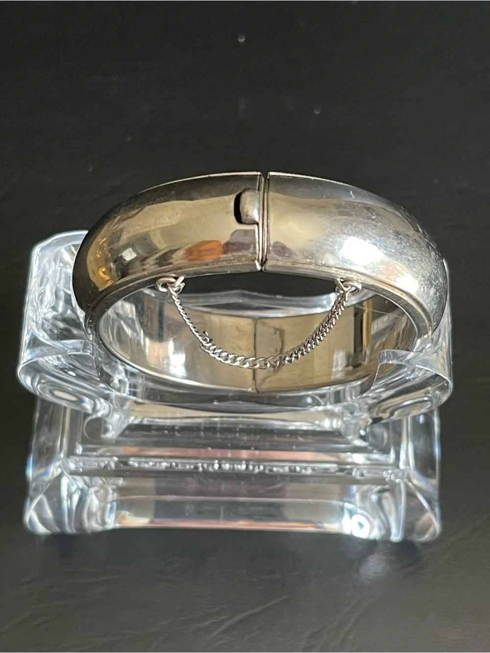 Vintage Polished Silver tone Hinged Bangle Bracelet.